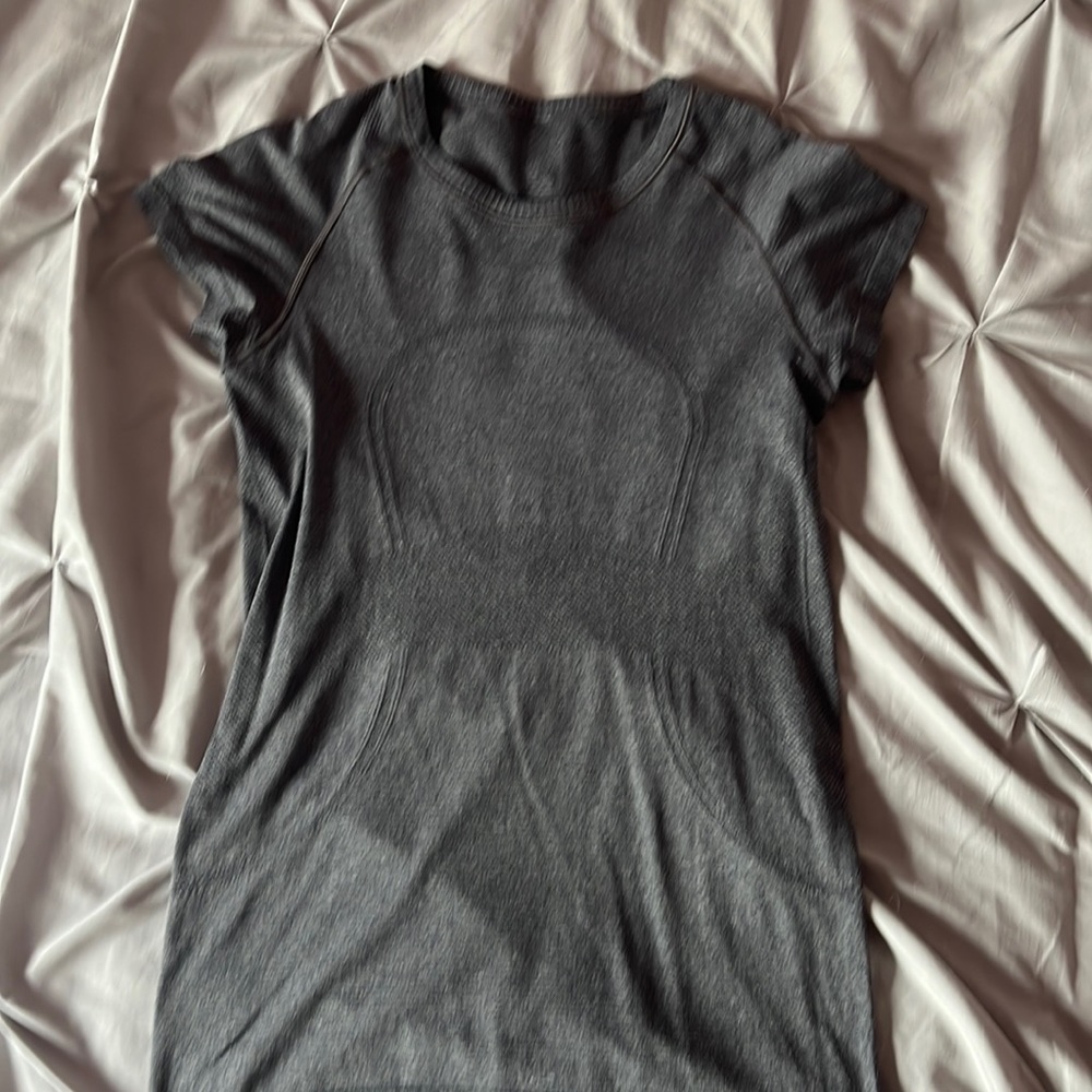 Size 8 grey Lululemon swiftly tech tee